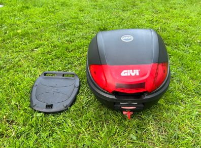 Givi box with base