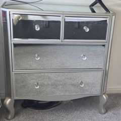 mirrored chest of drawers