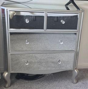mirrored chest of drawers