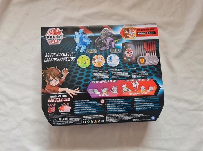 bakugan battle pack aquos nobilious- darkus krakelios brand new sealed