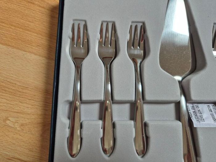 Newgrange Pastry Server - New