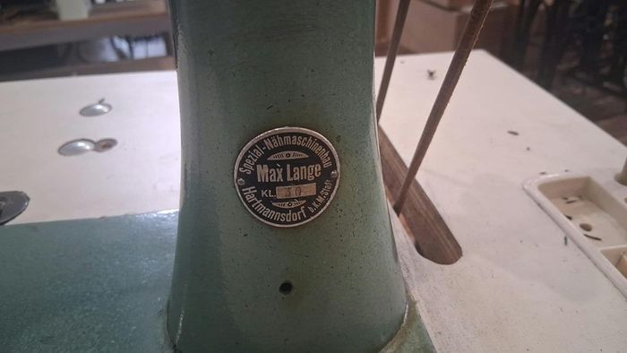 Max Lange KL 30 Industrial Pique Glove Sewing Machine
