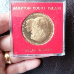 1986 Hampton Court Palace Medal