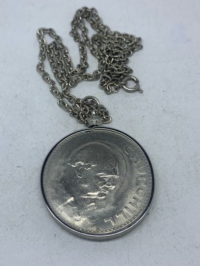 Great Britain 1965 crown pendant and necklace