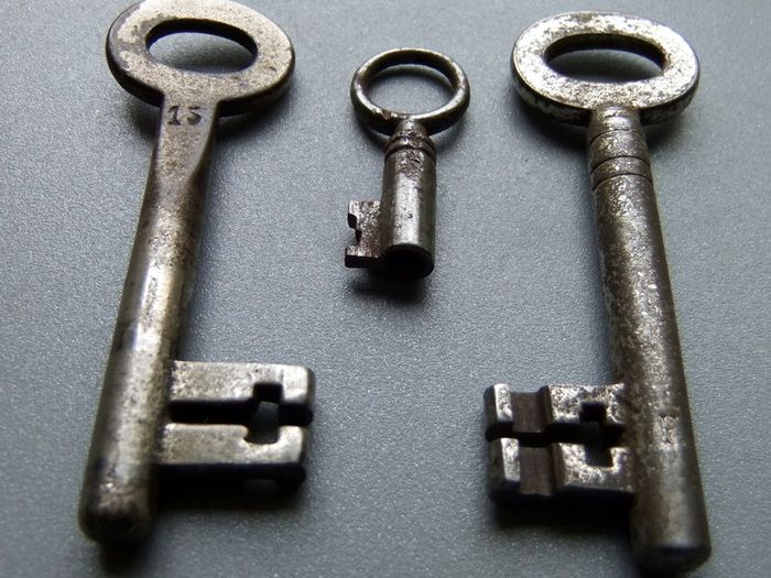 3 Old Keys