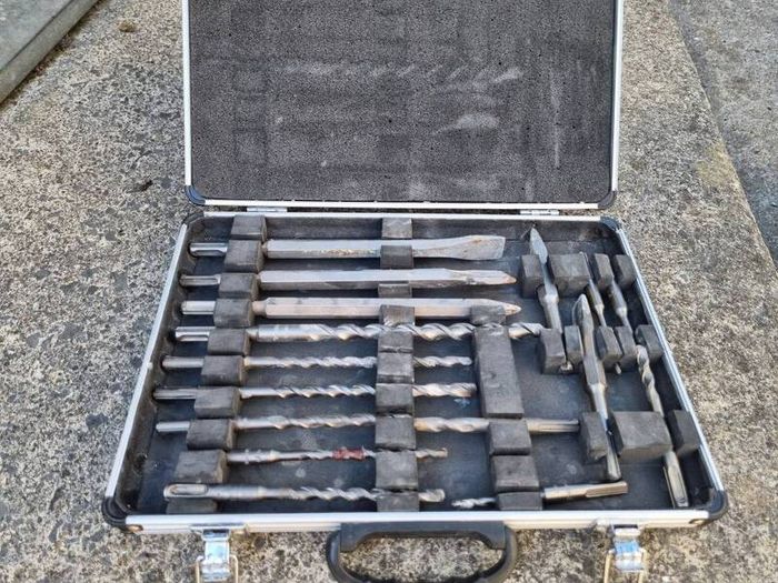 Makita 15-piece SDS drill bit/chisel set