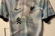 Liverpool 22/23 away jersey