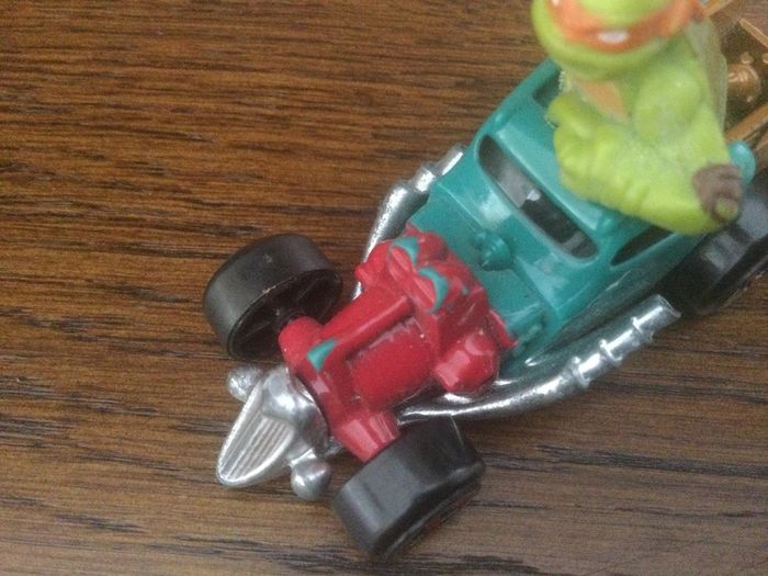 TMNT Michelangelo in Die Cast Car 2014