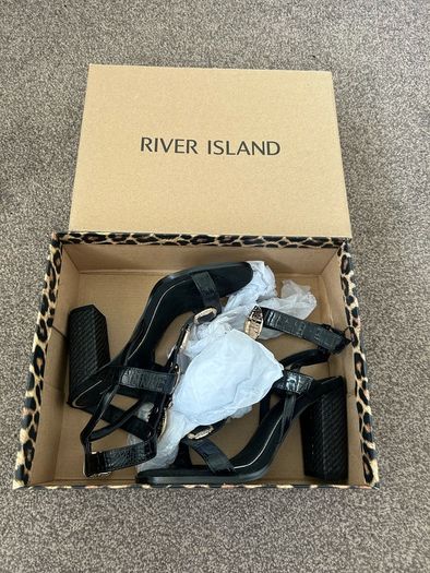 River Island Heels Size 6 New In Box