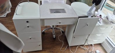 nail technician desk