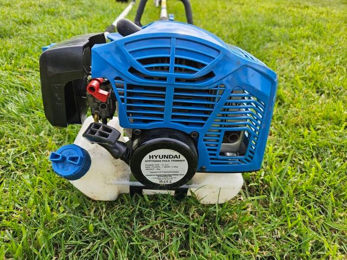 Hedge trimmer petrol