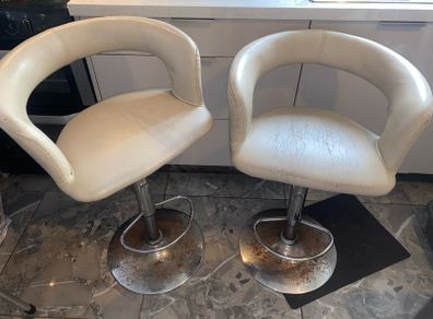 FREE X4 Cream stools