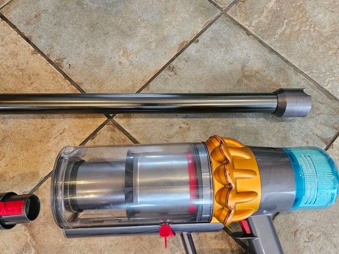 Dyson V15 absolute