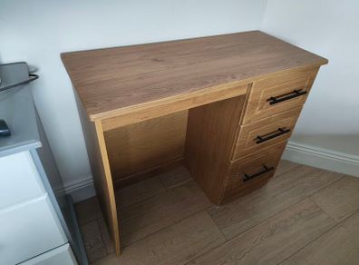 Make up table