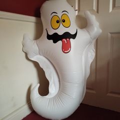 Inflatable ghost