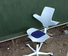 HAG capisco saddle seat chair