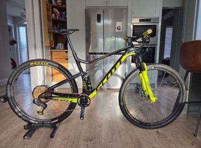Scott Spark 900 World Cup - Top-Spec XC race bike with spare front triangle