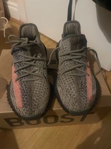 Yeezy 350 original in box