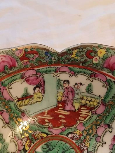 Vintage Famille Rose Hand Painted 14 cms Bowl