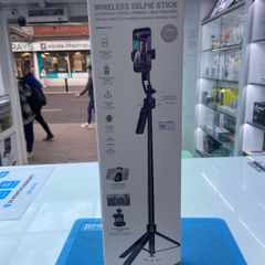 Acefast wireless selfie stick with face tracking