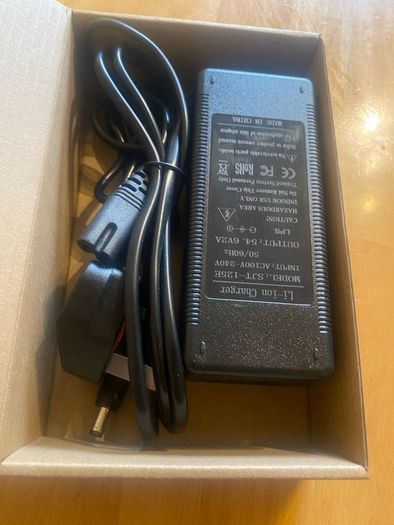 Fiido M1/ M1 Pro 54.6V 2A Charger 13S 48V Li-ion Battery Charger Output DC 54.6V Lithium polymer battery Charger