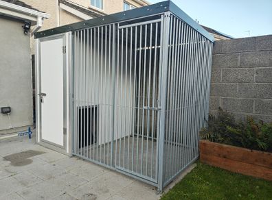 Thermal Deluxe Insulated Dog Kennel Run (2.5m x 1.5m)