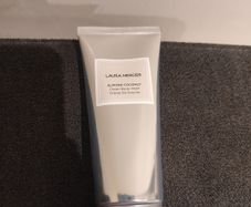 Laura Mercier cream body wash