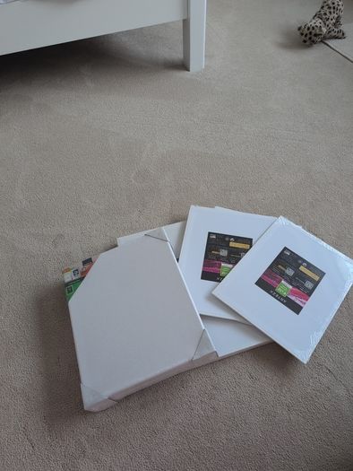 Bundle of canvas, white, arteza and crelando