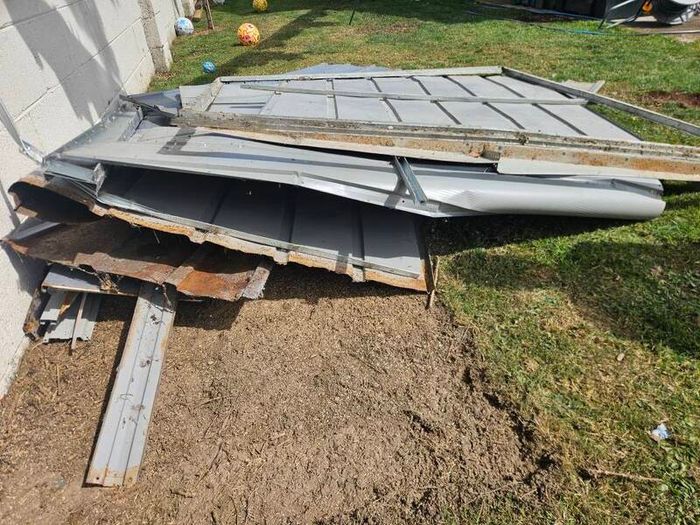 metal and galvanise scrap
