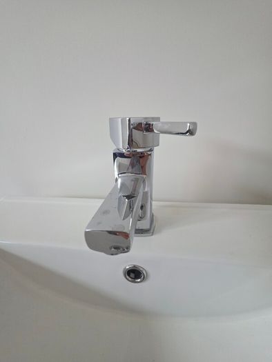 White Bathroom Vanity UnitWhite Bathroom Vanity Unit, Basin and Chrome Tap  Excellent Condition