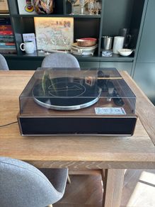 1 by One record player
