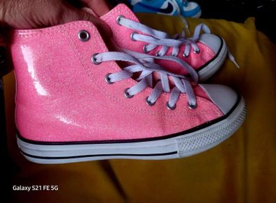 pink converse