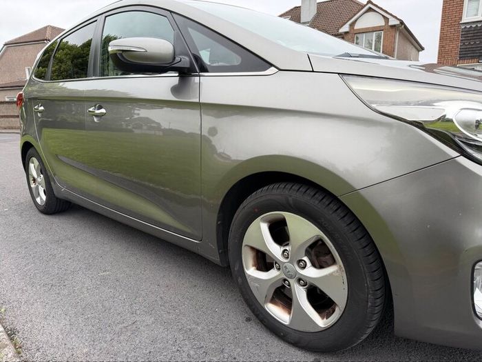 Kia Carens