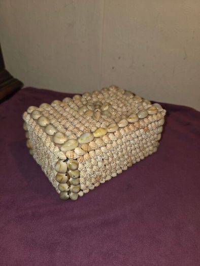 1960's Sea Shell Trinket/Jewellery Box
