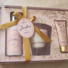 Tipperary Crystal Jardin wild rose gift set