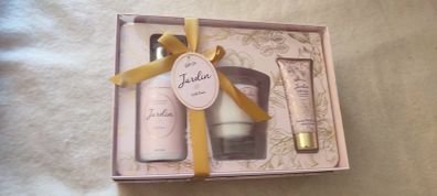 Tipperary Crystal Jardin wild rose gift set