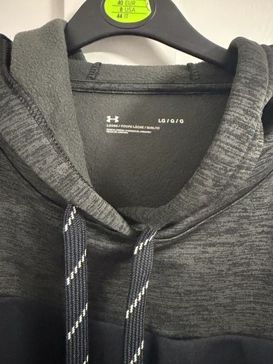 Under Armour Hoodie. Size L
