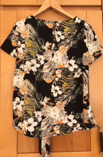 Size 12. Ladies Black Top by Per Una