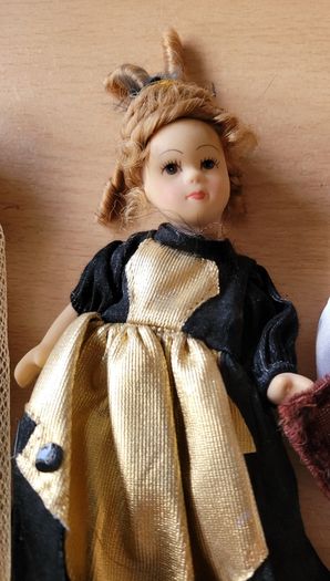 Collectible miniatrue porcellain dolls