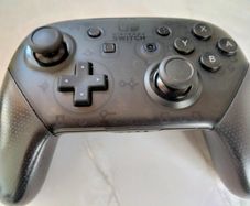 Nintendo Switch Pro Controller - Genuine - Like New + USB Cable