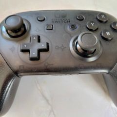 Nintendo Switch Pro Controller - Genuine - Like New + USB Cable