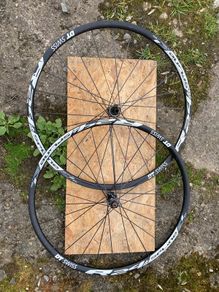 DT Swiss R24 db Spline