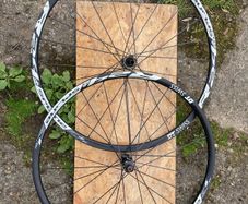 DT Swiss R24 db Spline