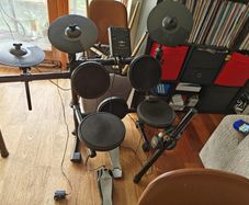 Digital Drums 220X Electronic Drum Kit by Gear4music -