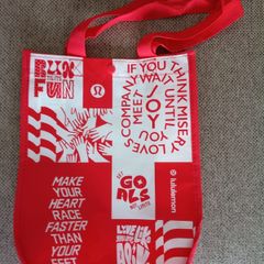 Lululemon small shopping bag in very good condition see last two photos for exact measurements FREE STANDARD POSTAGE INCLUDED