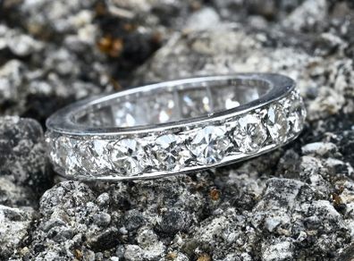 Vintage 1960/70s Diamond Eternity Ring - 18ct