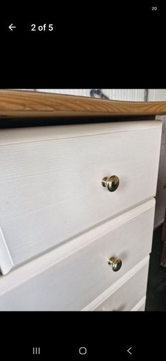 chest of drawers