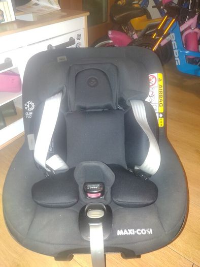 Title: Maxi-Cosi Pearl 360 Car Seat + ISOFIX Base + Infant Insert