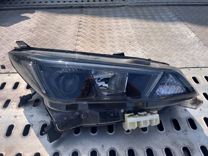 Nissan Leaf headlight
