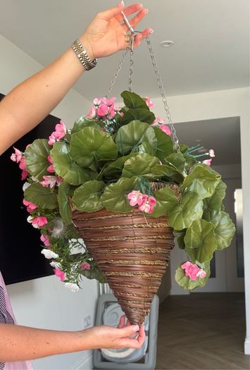 Brand new Artificial hanging basket
